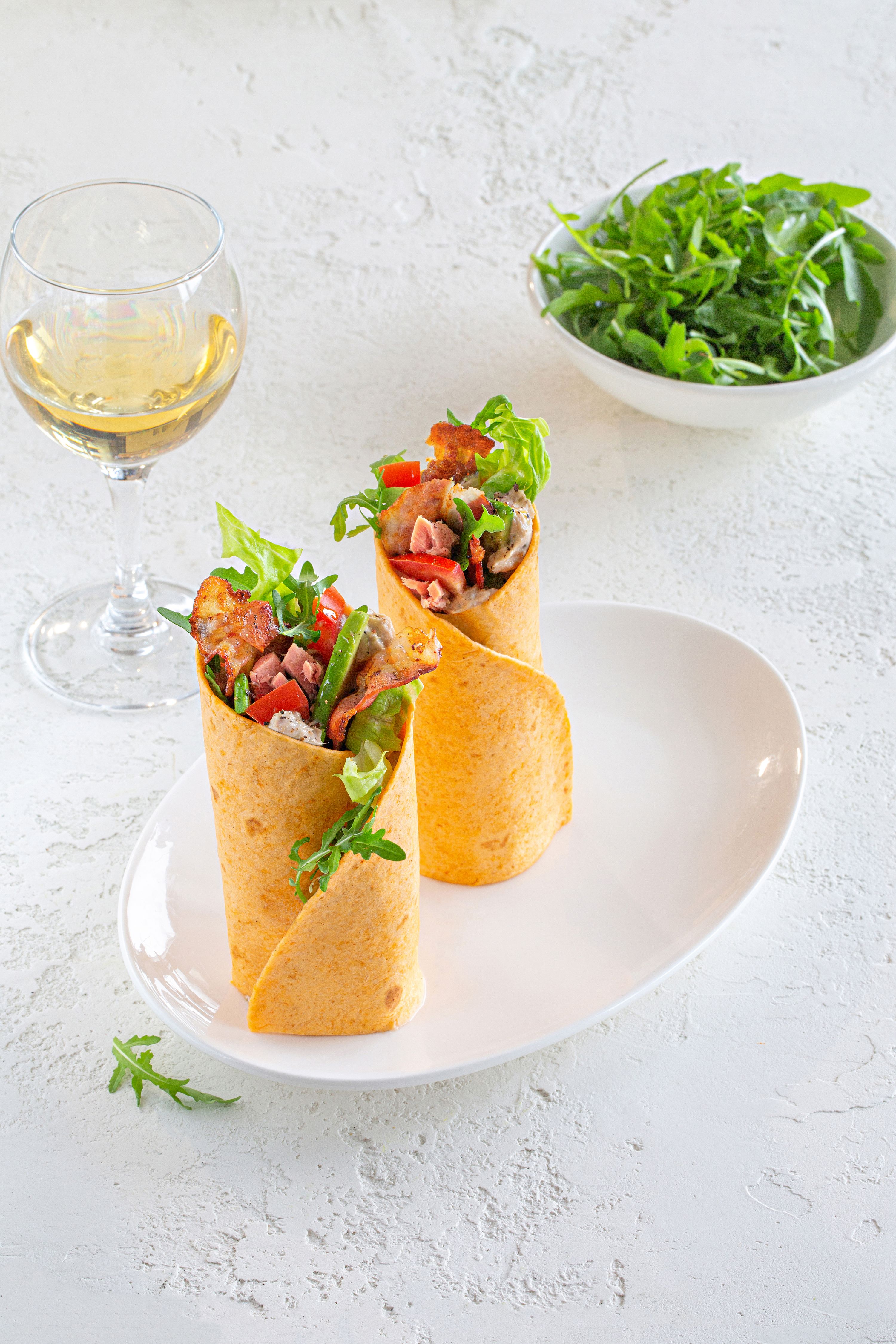 ЗАКУСКА "ТУНА ТОННАТО" С ЖАРЕНЫМ БЕКОНОМ